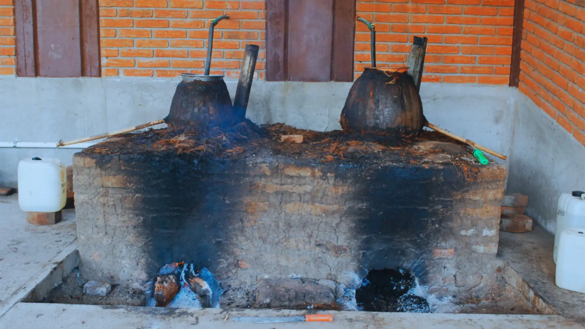 Mezcal Real Minero Clay, Earth, and Zapotec Heritage