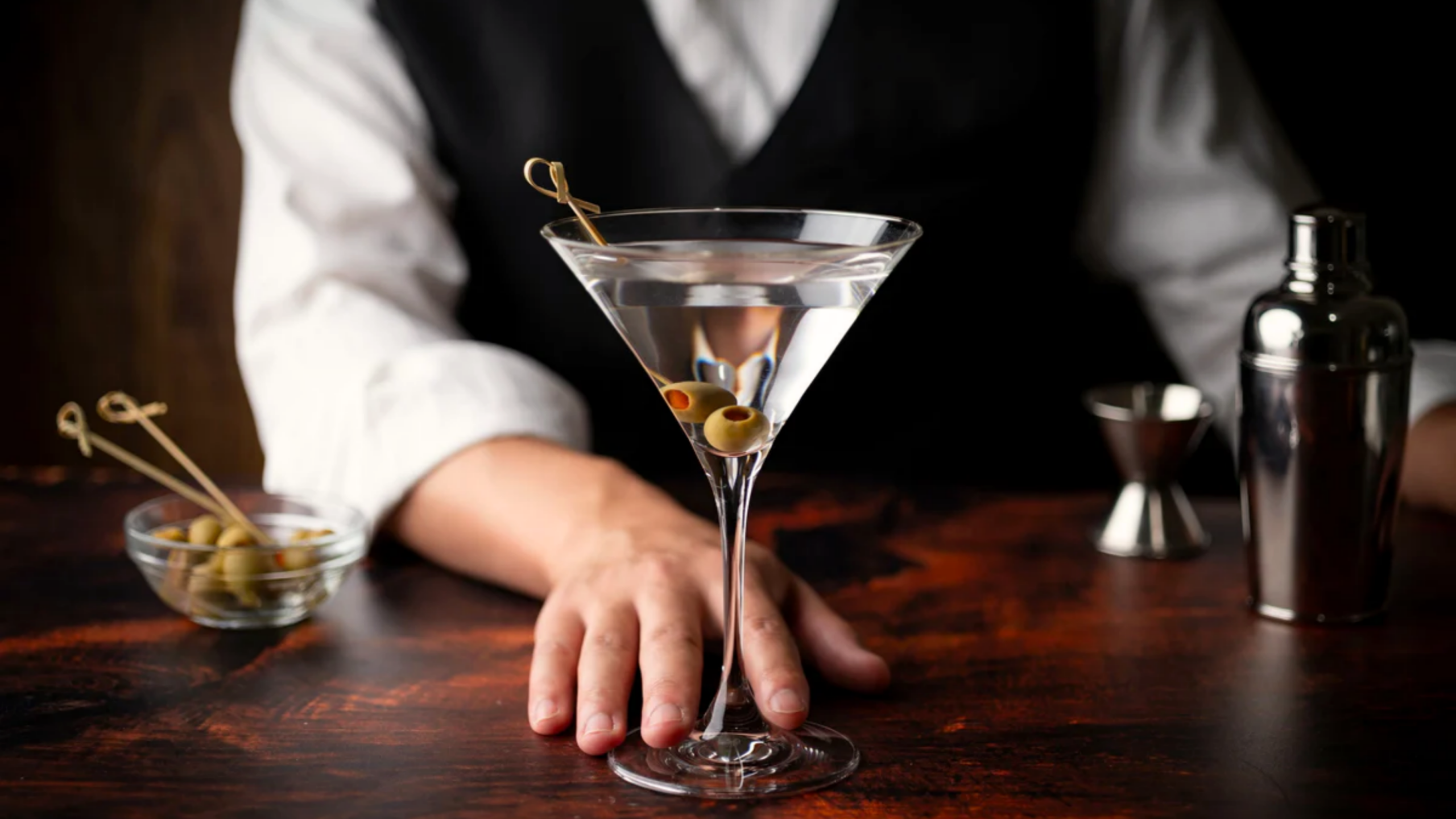 The Martini Standard: How Hotel Bars Defined a Global Benchmark