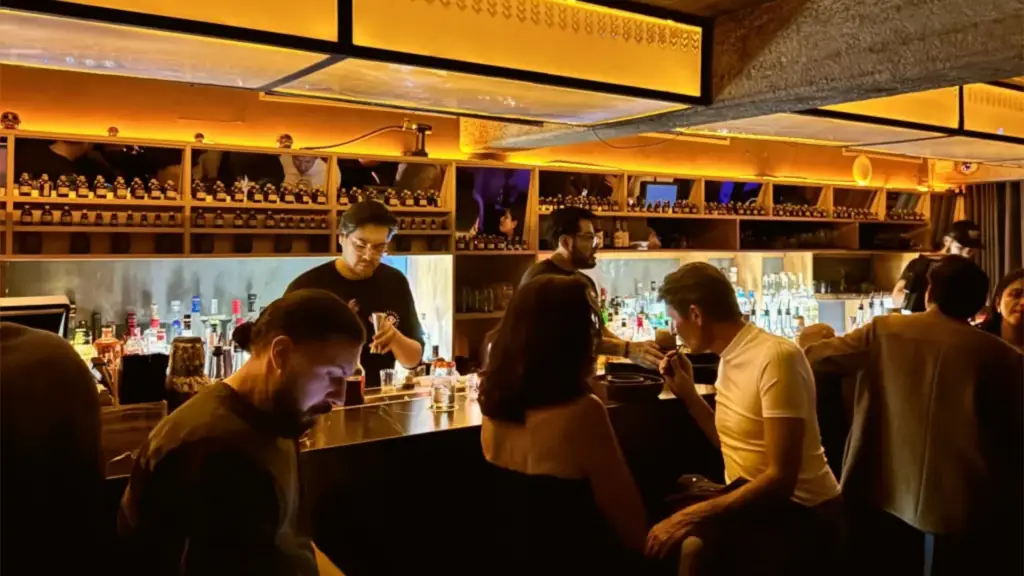 Standing Bars in Mexico City and the Design of High-Volume Drinking