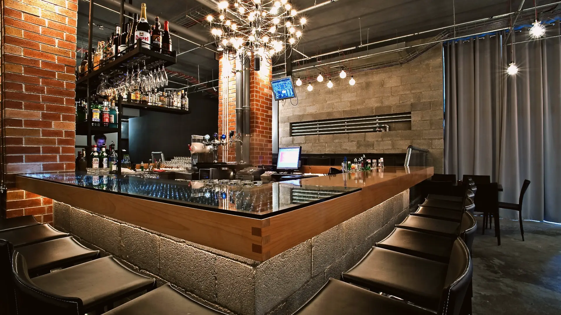Why Modern Bars Are Moving Toward Laboratory Models