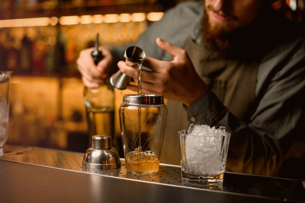 Balance and the Structure of Cocktail