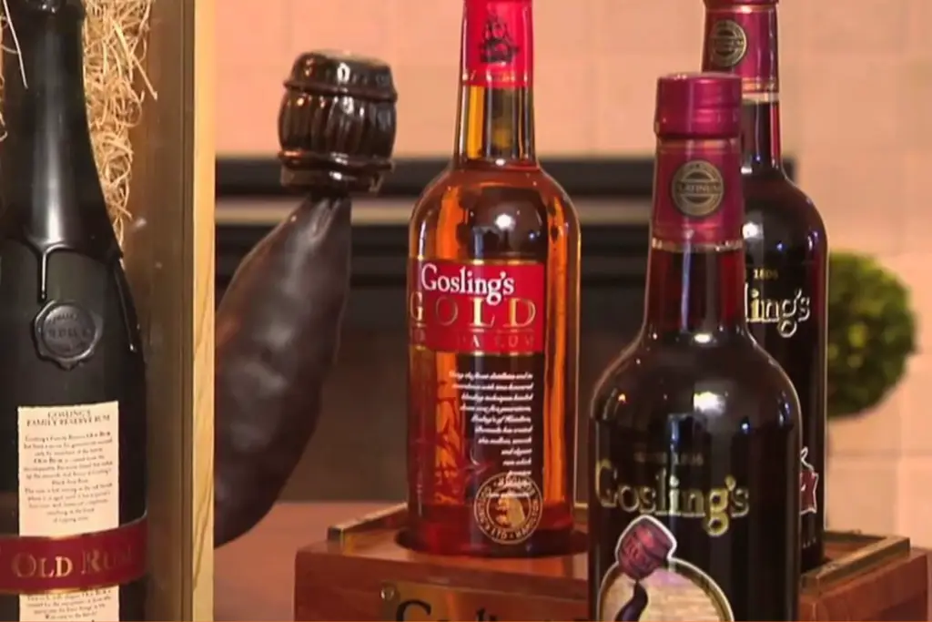 Dark ’N’ Stormy cocktai-Goslings Black Seal