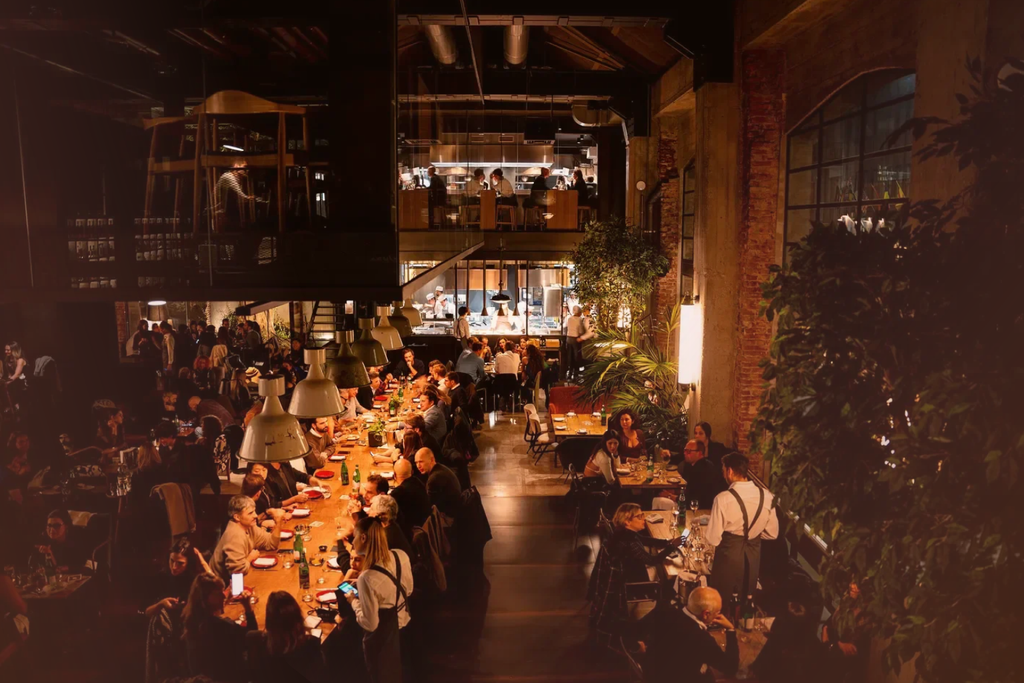 Moebius Milano -A Contemporary Italian Bar