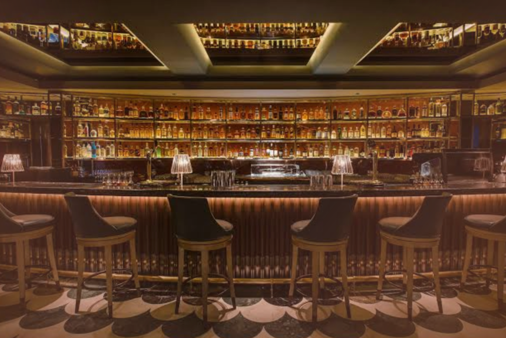 The Best 5 Bars in Dubai Defining the City in 2026